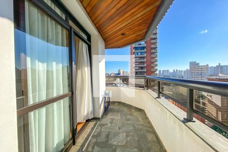 Apartamento à venda com 412m², 4 quartos e 5 vagas Apartamento à venda com 412m², 4 quartos e 5 vagasVaranda da Sala de Lareira