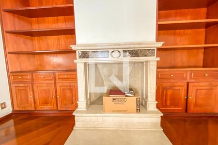 Apartamento à venda com 412m², 4 quartos e 5 vagas Apartamento à venda com 412m², 4 quartos e 5 vagasSala de Lareira