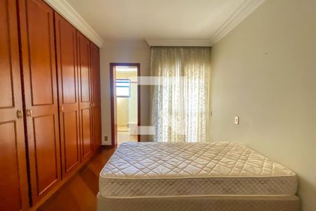 Apartamento à venda com 412m², 4 quartos e 5 vagas Apartamento à venda com 412m², 4 quartos e 5 vagasSuíte 3