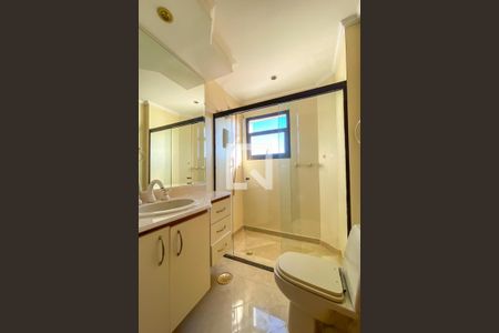 Apartamento à venda com 412m², 4 quartos e 5 vagas Apartamento à venda com 412m², 4 quartos e 5 vagasBanheiro da Suíte 1