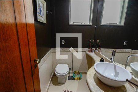 Lavabo de casa à venda com 4 quartos, 550m² em Grajaú, Rio de Janeiro