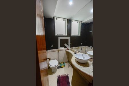 Lavabo de casa à venda com 4 quartos, 550m² em Grajaú, Rio de Janeiro