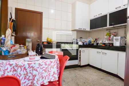 Casa de condomínio à venda com 890m², 7 quartos e 4 vagas Casa de condomínio à venda com 890m², 7 quartos e 4 vagasCozinha