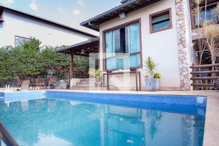 Casa de condomínio à venda com 890m², 7 quartos e 4 vagas Casa de condomínio à venda com 890m², 7 quartos e 4 vagasPiscina