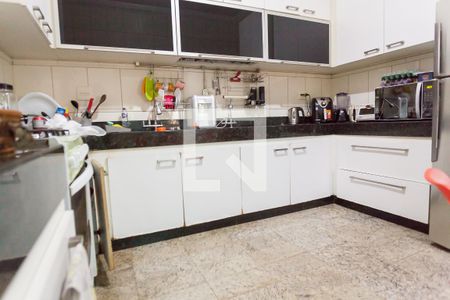 Casa de condomínio à venda com 890m², 7 quartos e 4 vagas Casa de condomínio à venda com 890m², 7 quartos e 4 vagasCozinha