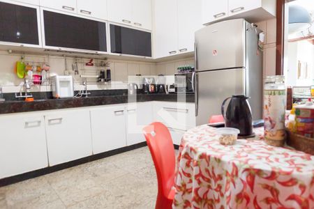 Casa de condomínio à venda com 890m², 7 quartos e 4 vagas Casa de condomínio à venda com 890m², 7 quartos e 4 vagasCozinha