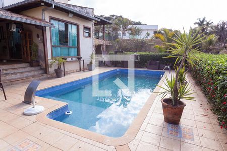 Casa de condomínio à venda com 890m², 7 quartos e 4 vagas Casa de condomínio à venda com 890m², 7 quartos e 4 vagasPiscina