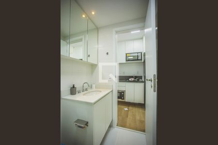 Banheiro de kitnet/studio à venda com 1 quarto, 25m² em Vila Clementino, São Paulo