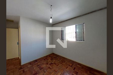 Quarto 1 de casa para alugar com 3 quartos, 260m² em Vila Marari, São Paulo