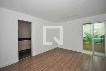 Sala de apartamento à venda com 2 quartos, 55m² em Paraisópolis, São Paulo