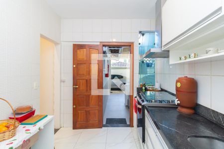 Cozinha de casa à venda com 3 quartos, 188m² em Fernão Dias, Belo Horizonte