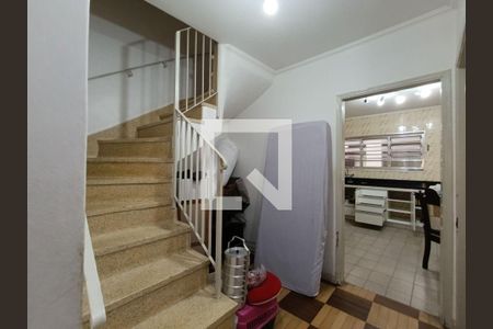 Casa à venda com 4 quartos, 185m² em Jardim Rizzo, São Paulo