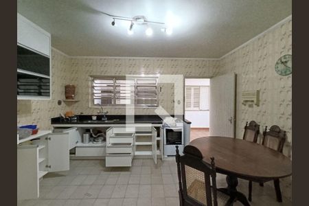 Casa à venda com 4 quartos, 185m² em Jardim Rizzo, São Paulo