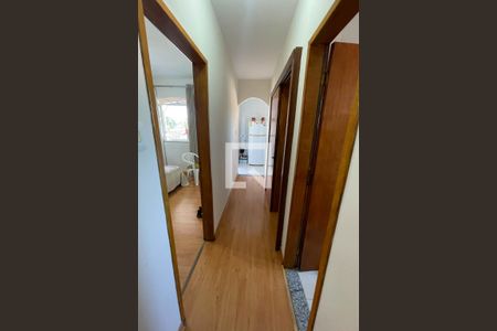 Corredor de casa para alugar com 3 quartos, 200m² em Parque Santa Lúcia, Duque de Caxias