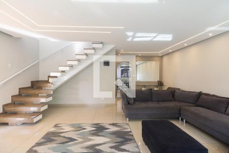 Sala de casa à venda com 4 quartos, 225m² em Vila Carrão, São Paulo