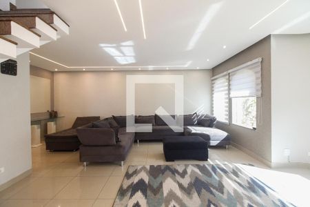 Sala de casa à venda com 4 quartos, 225m² em Vila Carrão, São Paulo