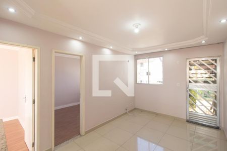 Sala de apartamento para alugar com 2 quartos, 45m² em Inhoaíba, Rio de Janeiro