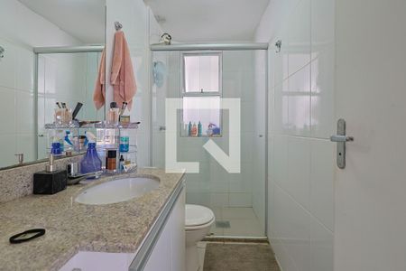 Banheiro  de apartamento à venda com 3 quartos, 70m² em Pompéia, Belo Horizonte