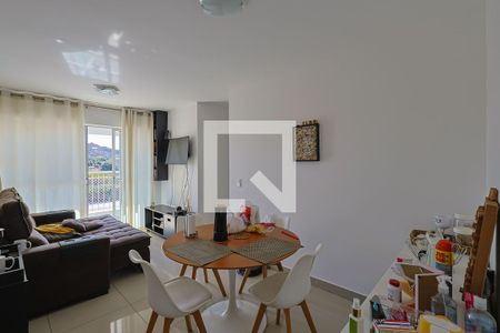 Sala de apartamento à venda com 3 quartos, 70m² em Pompéia, Belo Horizonte