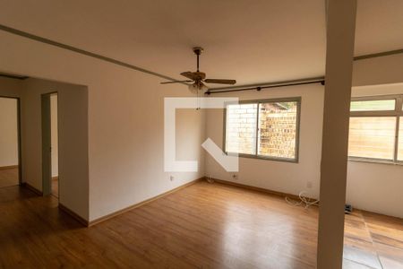 Sala de apartamento à venda com 2 quartos, 69m² em Medianeira, Porto Alegre