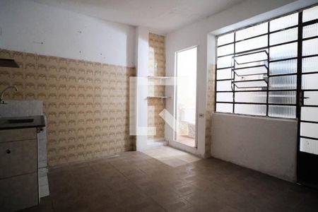 Kitnet de casa para alugar com 1 quarto, 28m² em Vila Robertina, São Paulo