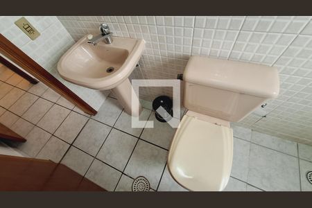 Apartamento para alugar com 218m², 4 quartos e 2 vagas Apartamento para alugar com 218m², 4 quartos e 2 vagasBanheiro 2