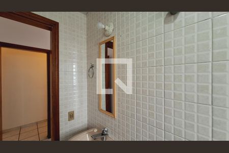 Apartamento para alugar com 218m², 4 quartos e 2 vagas Apartamento para alugar com 218m², 4 quartos e 2 vagasBanheiro 2