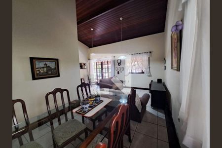 Casa à venda com 2 quartos, 203m² em Piratininga, Niterói