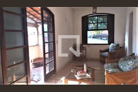 Casa à venda com 3 quartos, 260m² em Piratininga, Niterói