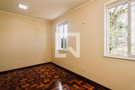 Quarto 1 de casa à venda com 2 quartos, 150m² em Passo da Areia, Porto Alegre