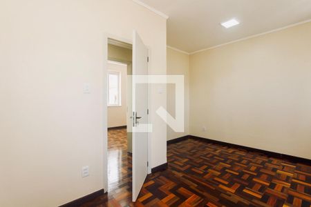 Quarto 1 de casa à venda com 2 quartos, 150m² em Passo da Areia, Porto Alegre