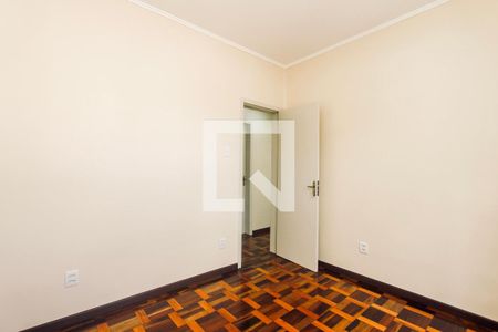 Quarto 2 de casa à venda com 2 quartos, 150m² em Passo da Areia, Porto Alegre