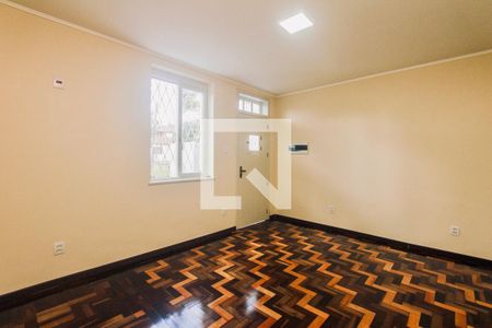 Sala de casa à venda com 2 quartos, 150m² em Passo da Areia, Porto Alegre