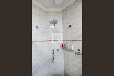 Casa de condomínio à venda com 435m², 4 quartos e 2 vagas Casa de condomínio à venda com 435m², 4 quartos e 2 vagasBanheiro da Suíte 1