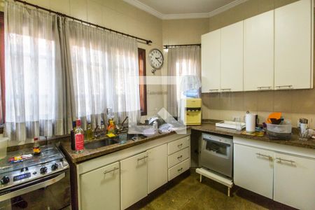 Casa de condomínio à venda com 435m², 4 quartos e 2 vagas Casa de condomínio à venda com 435m², 4 quartos e 2 vagasCozinha