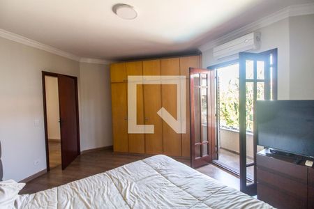 Casa de condomínio à venda com 435m², 4 quartos e 2 vagas Casa de condomínio à venda com 435m², 4 quartos e 2 vagasQuarto 3