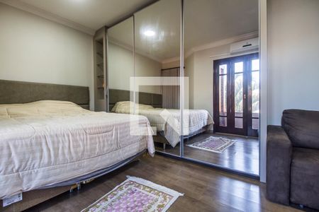 Casa de condomínio à venda com 435m², 4 quartos e 2 vagas Casa de condomínio à venda com 435m², 4 quartos e 2 vagasSuíte master