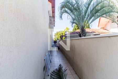 Casa de condomínio à venda com 435m², 4 quartos e 2 vagas Casa de condomínio à venda com 435m², 4 quartos e 2 vagasCorredor