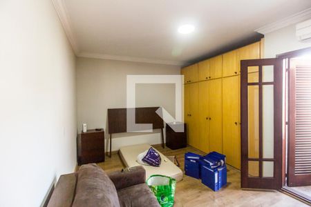 Casa de condomínio à venda com 435m², 4 quartos e 2 vagas Casa de condomínio à venda com 435m², 4 quartos e 2 vagasQuarto 4