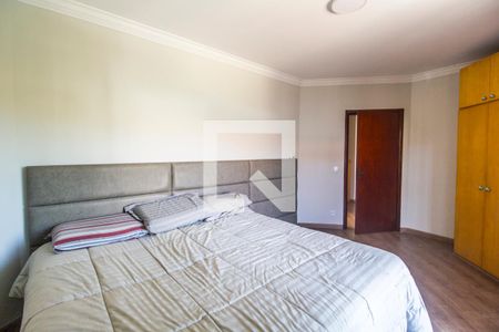 Casa de condomínio à venda com 435m², 4 quartos e 2 vagas Casa de condomínio à venda com 435m², 4 quartos e 2 vagasQuarto 3