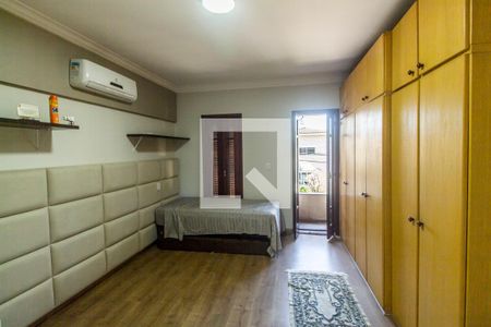 Casa de condomínio à venda com 435m², 4 quartos e 2 vagas Casa de condomínio à venda com 435m², 4 quartos e 2 vagasSuíte 2