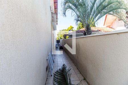 Casa de condomínio à venda com 435m², 4 quartos e 2 vagas Casa de condomínio à venda com 435m², 4 quartos e 2 vagasCorredor