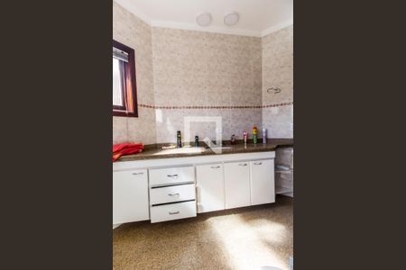 Casa de condomínio à venda com 435m², 4 quartos e 2 vagas Casa de condomínio à venda com 435m², 4 quartos e 2 vagasBanheiro