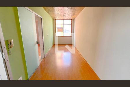 Sala  de apartamento à venda com 1 quarto, 40m² em Colégio Batista, Belo Horizonte