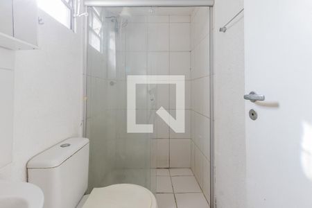 Banheiro de apartamento para alugar com 2 quartos, 38m² em Jardim Dona Leopoldina, Porto Alegre