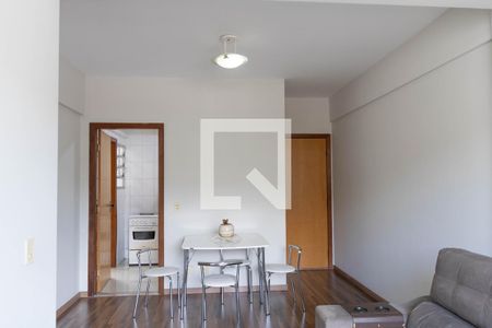 Sala de apartamento para alugar com 3 quartos, 102m² em Estoril, Belo Horizonte