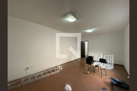 Sala 1 de casa à venda com 5 quartos, 300m² em Jardim Peri, São Paulo