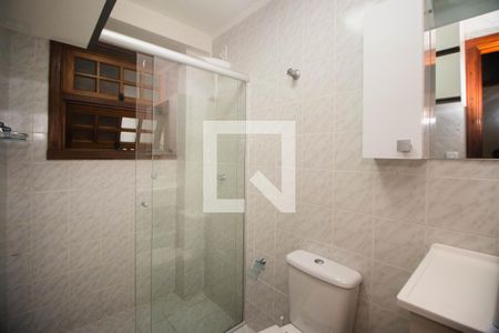 Banheiro de apartamento à venda com 1 quarto, 54m² em Jardim Itu, Porto Alegre