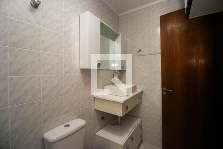 Banheiro de apartamento à venda com 1 quarto, 54m² em Jardim Itu, Porto Alegre