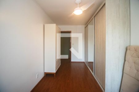 Quarto de apartamento para alugar com 1 quarto, 54m² em Jardim Itu, Porto Alegre